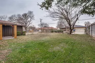 821 Sequoia Dr, Lancaster, TX 75146 - Photo 25