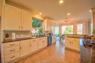 730 E Peninsula Dr, Coppell, TX 75019 - Photo 9