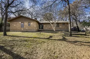 807 N Bowen Rd, Arlington, TX 76012 - Photo 23