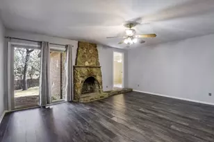 807 N Bowen Rd, Arlington, TX 76012 - Photo 5