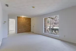 807 N Bowen Rd, Arlington, TX 76012 - Photo 7