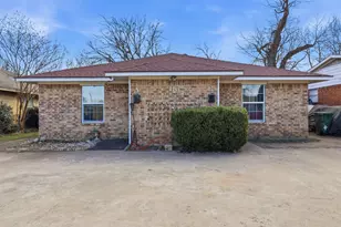 116 Maple St, Arlington, TX 76011 - Photo 1