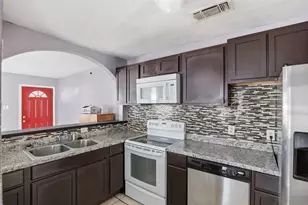 116 Maple St, Arlington, TX 76011 - Photo 9