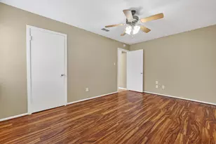 1305 Elizabeth Blvd, Granbury, TX 76048 - Photo 17