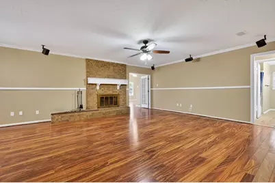 1305 Elizabeth Boulevard, Granbury, TX 76048 - Photo 3