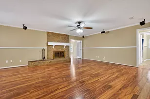 1305 Elizabeth Blvd, Granbury, TX 76048 - Photo 3