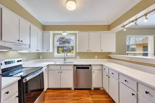 1305 Elizabeth Blvd, Granbury, TX 76048 - Photo 9