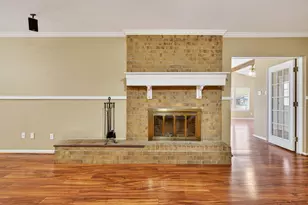 1305 Elizabeth Blvd, Granbury, TX 76048 - Photo 5