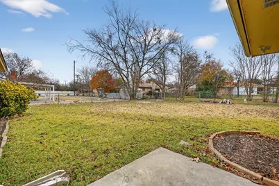 1305 Elizabeth Boulevard, Granbury, TX 76048 - Photo 25