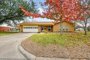 1305 Elizabeth Blvd, Granbury, TX 76048 - Photo 1