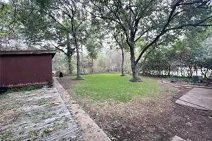 10025 Newcombe Dr, Dallas, TX 75228 - Photo 21