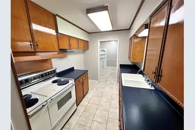 10025 Newcombe Drive, Dallas, TX 75228 - Photo 7