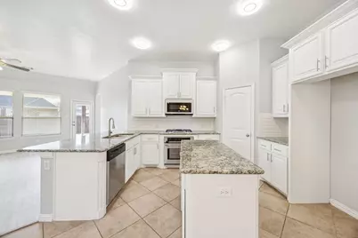 725 Gray Washington Drive, Saginaw, TX 76179 - Photo 13