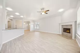 725 Gray Washington Dr, Saginaw, TX 76179 - Photo 7