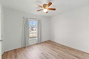 1012 E Dallas St, Mansfield, TX 76063 - Photo 17