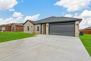 306 Day Dr, Mabank, TX 75147 - Photo 1