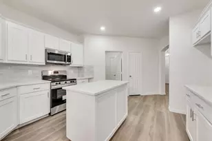 10832 Hawks Landing Rd, Fort Worth, TX 76052 - Photo 15