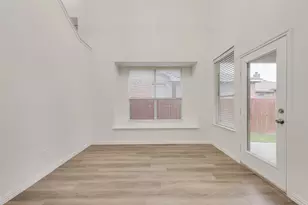 10832 Hawks Landing Rd, Fort Worth, TX 76052 - Photo 11