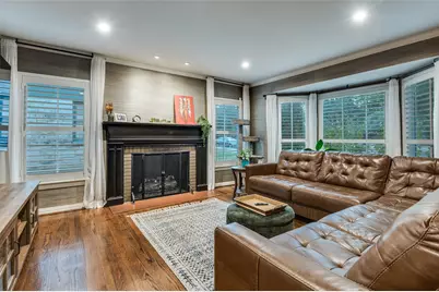 2318 Barberry Drive, Dallas, TX 75211 - Photo 3