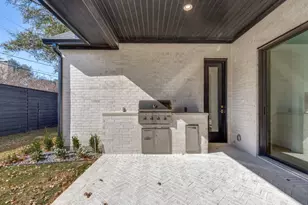 4140 Shady Hill Dr, Dallas, TX 75229 - Photo 37