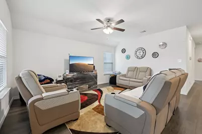 708 Auburn Forest Drive, Princeton, TX 75407 - Photo 5