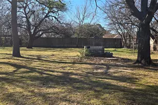 809 S Wine St, Gainesville, TX 76240 - Photo 33