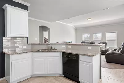 424 Eureka Court, Burleson, TX 76028 - Photo 13