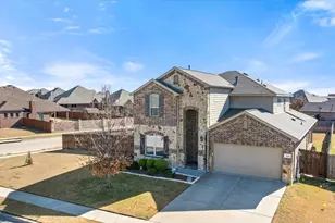 424 Eureka Ct, Burleson, TX 76028 - Photo 3