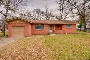 1002 N Stewart Ct, Azle, TX 76020 - Photo 1