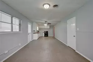 1002 N Stewart Ct, Azle, TX 76020 - Photo 17