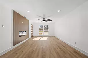 2011 E Park Row Dr, Arlington, TX 76010 - Photo 9