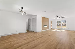 2011 E Park Row Dr, Arlington, TX 76010 - Photo 17