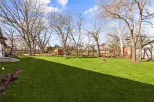 2011 E Park Row Dr, Arlington, TX 76010 - Photo 35