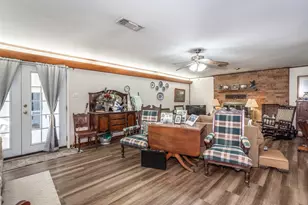 405 Meadow Dr, Gainesville, TX 76240 - Photo 19