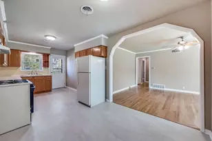 2631 Danny Ln, Farmers Branch, TX 75234 - Photo 5