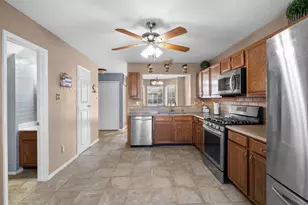 1787 Circle Creek Dr, Lewisville, TX 75067 - Photo 7