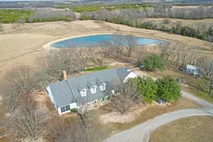 1044 Co Rd 3230, Windom, TX 75492 - Photo 1