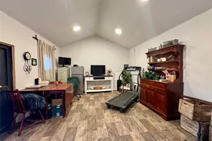 1116 Willow Creek Rd, Cleburne, TX 76033 - Photo 21