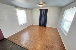 923 N 9th St, Midlothian, TX 76065 - Photo 3