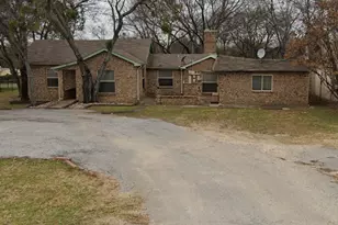 923 N 9th St, Midlothian, TX 76065 - Photo 1