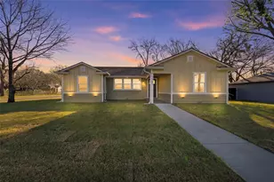 1921 N Woods St, Sherman, TX 75092 - Photo 1