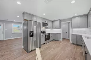 1921 N Woods St, Sherman, TX 75092 - Photo 7