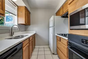 1812 E Northgate Dr, Irving, TX 75062 - Photo 3