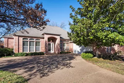 1014 Village Green Court, Arlington, TX 76012 - Photo 3