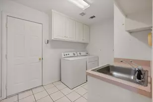 1014 Village Green Ct, Arlington, TX 76012 - Photo 39