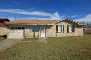 606 E Broad St, Forney, TX 75126 - Photo 1