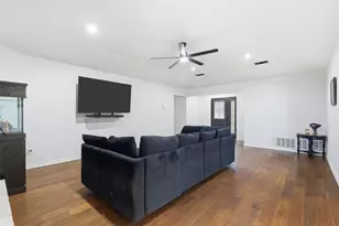 629 Owens Dr, Crowley, TX 76036 - Photo 3