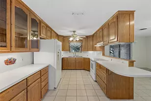 5220 Lake Charles Dr, Waco, TX 76710 - Photo 5