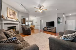 521 E Oak St, Aledo, TX 76008 - Photo 7