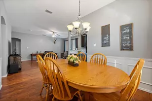 521 E Oak St, Aledo, TX 76008 - Photo 13